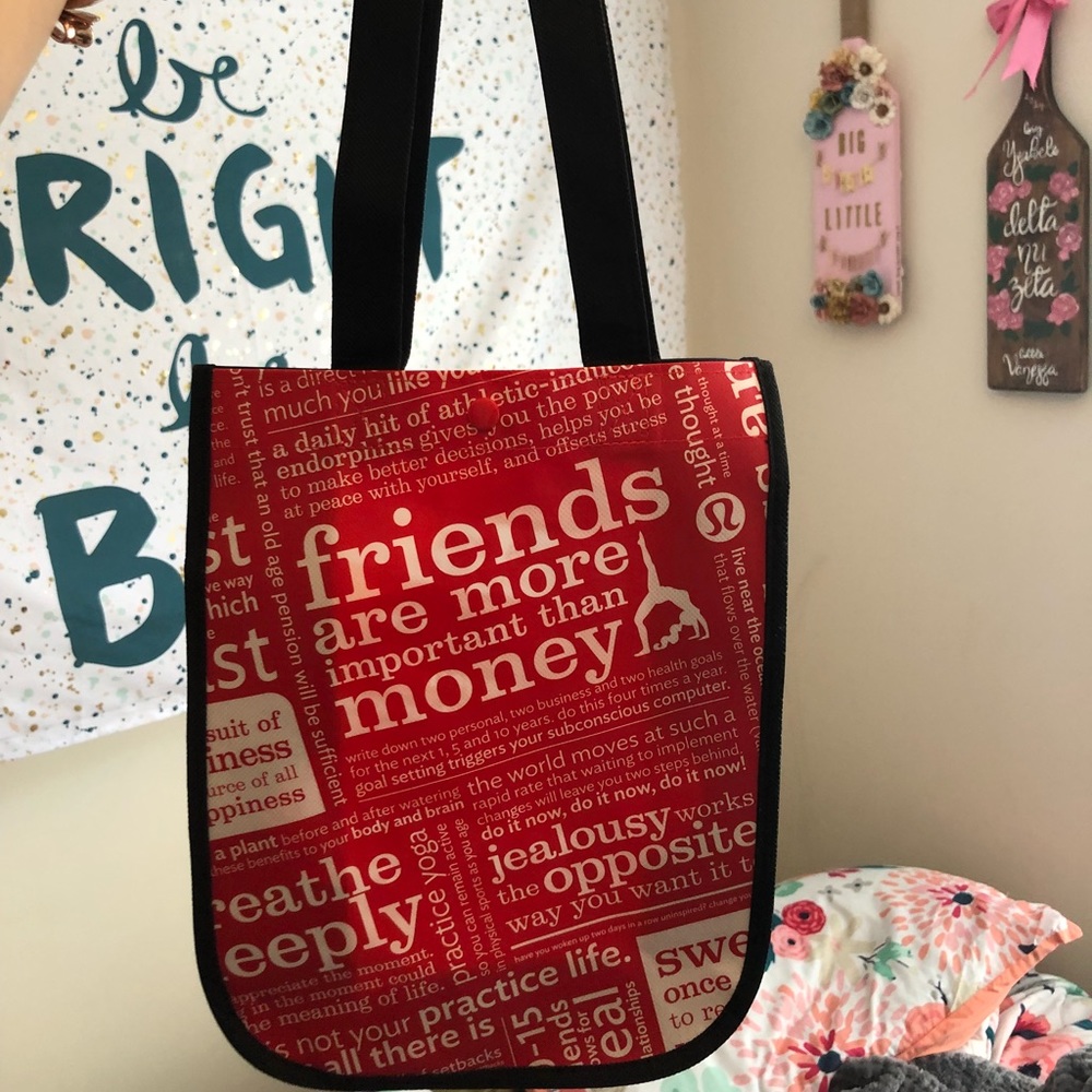 Lululemon small tote 🍋